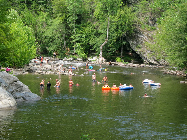 river tubing smoky mountains